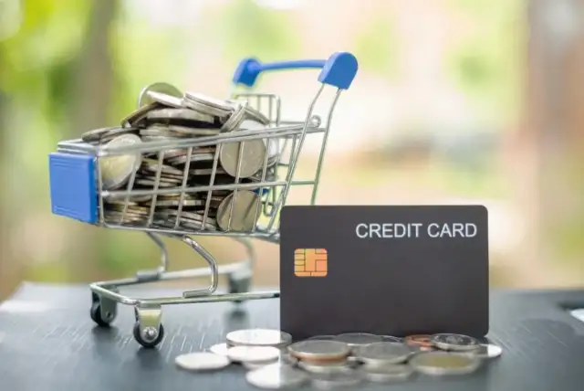 what is outstanding amount in credit card